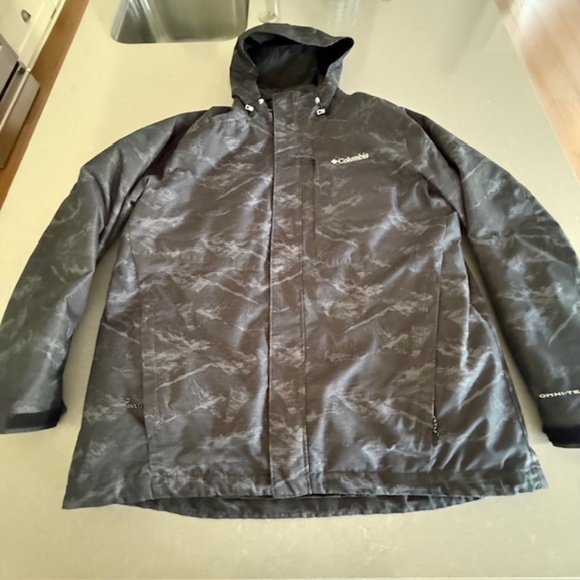 Men's Columbia Camo Waterproof 3-in-1 Interchange Black Jacket XL  Barely Worn - Picture 1 of 16
